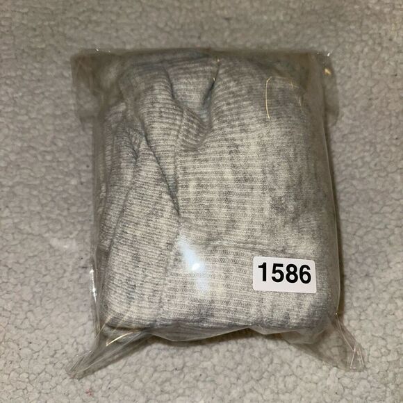 Vince Camuto Women’s Small Cozy Turtleneck Sweater Light Gray Super Soft NWT - Picture 12 of 12